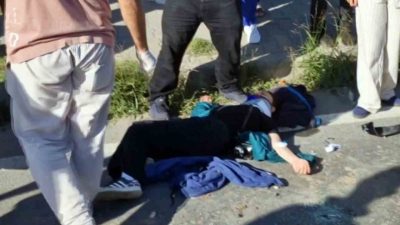 Sakarya’nın Kocaali ilçesi D010 kara yolunda kırmızı ışıkta bekleyen iki