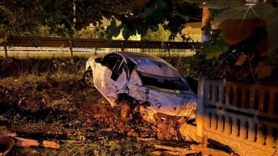 Ordu’nun Ünye ilçesinde iki otomobilin çarpışması sonucu meydana gelen trafik