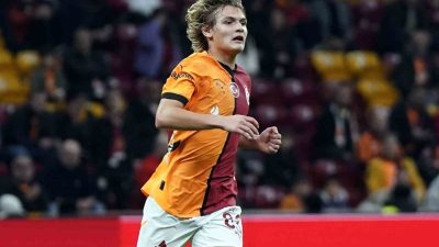 İspanya 2. Lig ekibi FC Andorra, Efe Akman ile 4