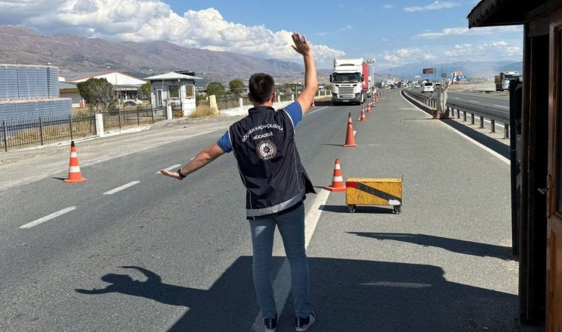 Erzincan’da 20 ekip, 63 polisin katılımıyla “Düzensiz Göç ile Mücadeleye