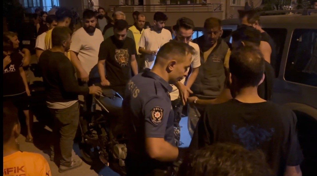 Erzincan’da motosiklet ile otomobilin çarpışması sonucu meydana gelen trafik kazasında