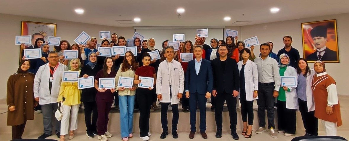 Erzincan’da sağlık çalışanlarına yönelik ‘Anne Sütü ve Emzirme Danışmanlığı Eğitimi’