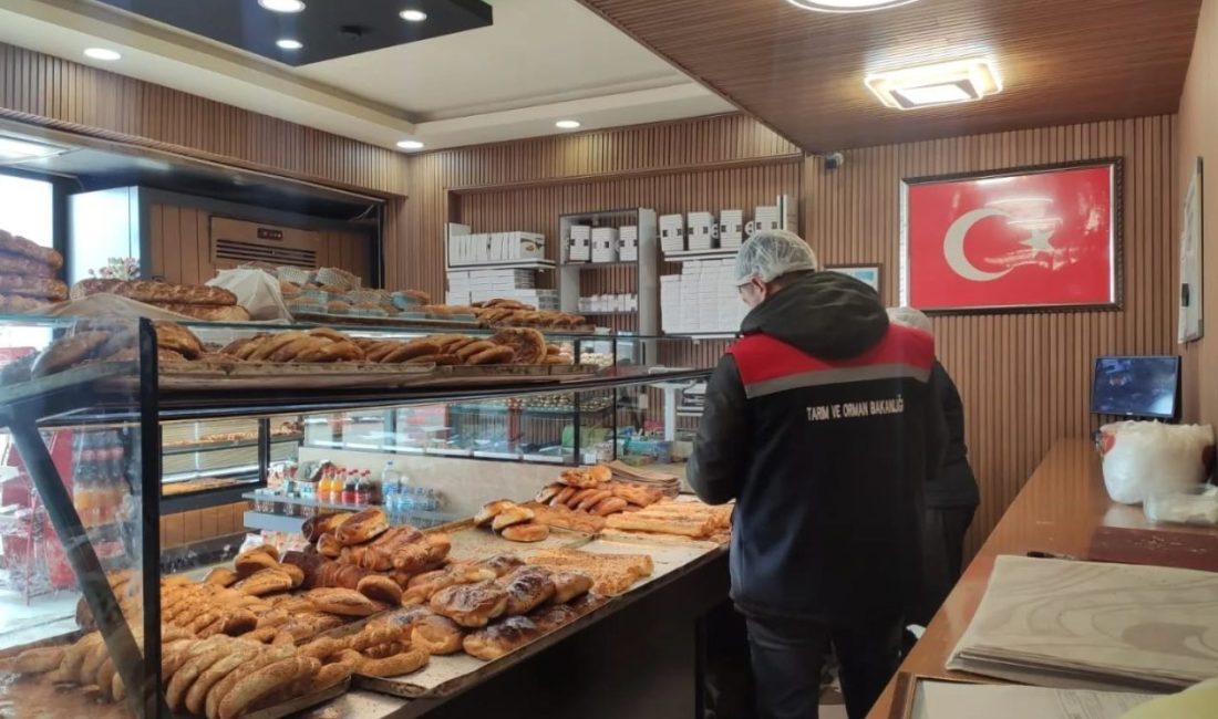 Erzurum’da gıda satışı yapan işletmelere yönelik denetimler sürdürülüyor. Erzurum’da yem,