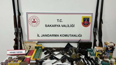 Sakarya’nın Hendek ilçesinde jandarma ekiplerince düzenlenen operasyonda, bir eve yapılan