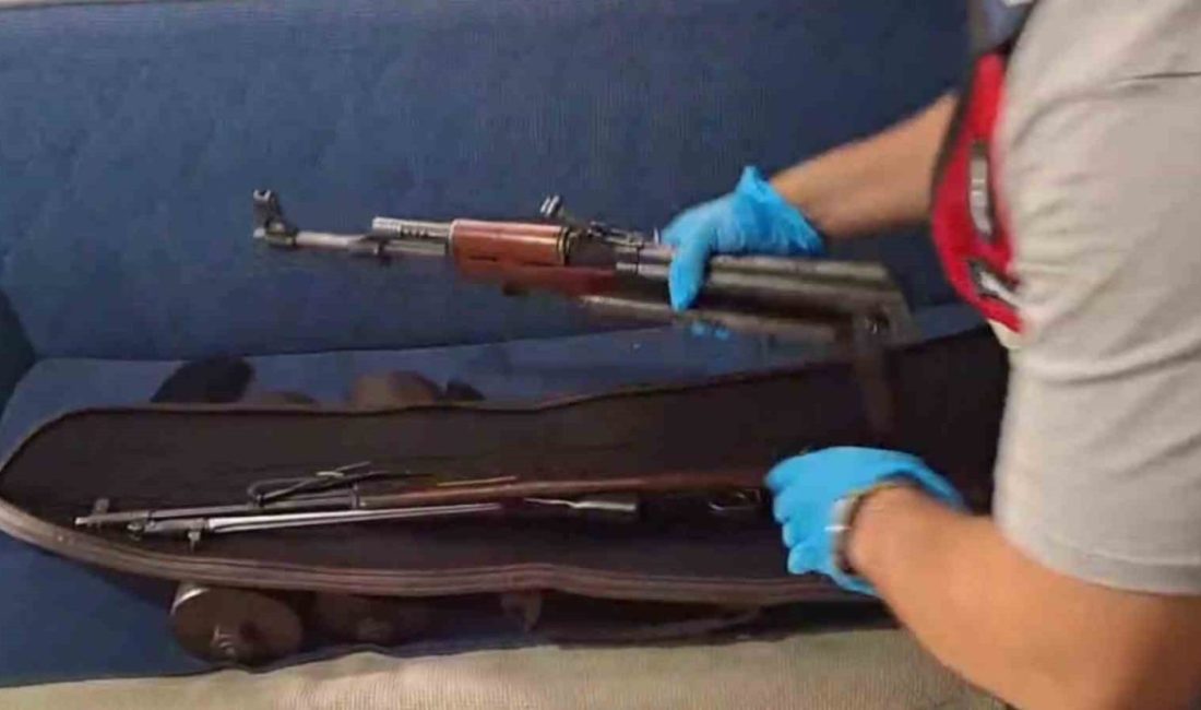 Sakarya’nın Geyve ilçesinde jandarma ekiplerince bir eve düzenlenen operasyonda uzun