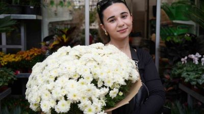 Sonbaharla birlikte kasımpatı ve sıklamen çiçeğine ilgi arttı. Bahçe ve