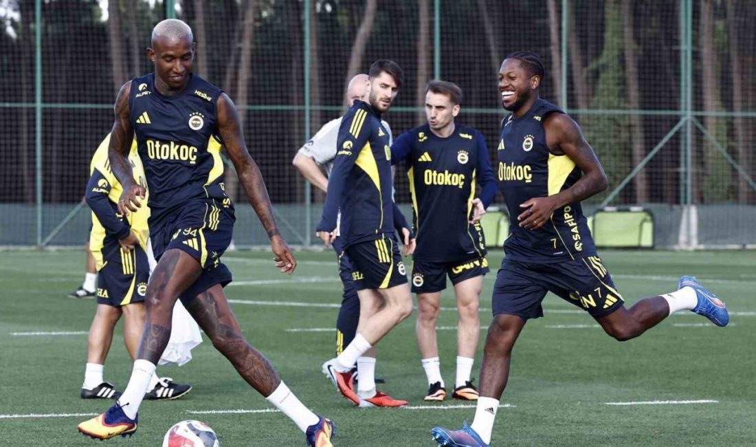 Fenerbahçe, yarın sahasında Trabzonspor ile oynayacağı maçın hazırlıklarını akşam saatlerinde