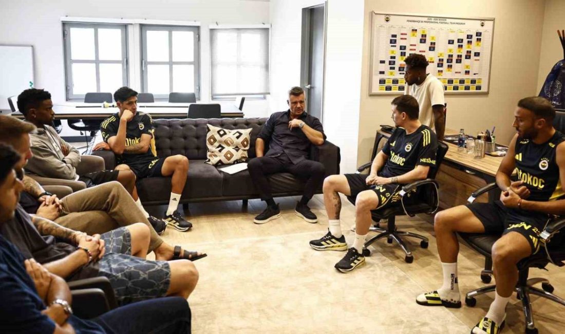 Fenerbahçe Başkanı Sadettin Saran ile Yönetim Kurulu Üyesi Ertan Torunoğulları,