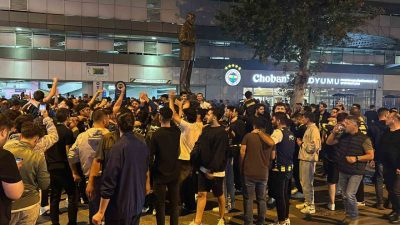 Fenerbahçe Olağanüstü Seçimli Genel Kurul Toplantısı’nda başkanlığa Sadettin Saran seçilirken,