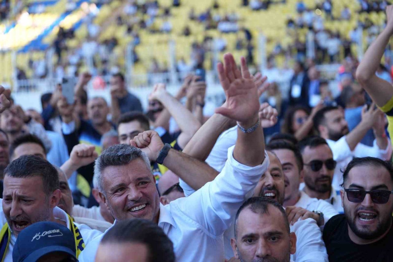 Fenerbahçe Olağanüstü Seçimli Genel Kurul’da başkanlığa Sadettin Saran seçildi. Saran,
