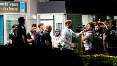 Fenerbahçe’nin teknik direktörlük görevi için anlaşma sağladığı Domenico Tedesco, İstanbul’a