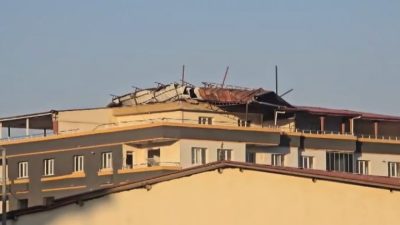 Gaziantep’in İslahiye ilçesinde şiddetli fırtına, depremde hasar aldıktan sonra tadilatı