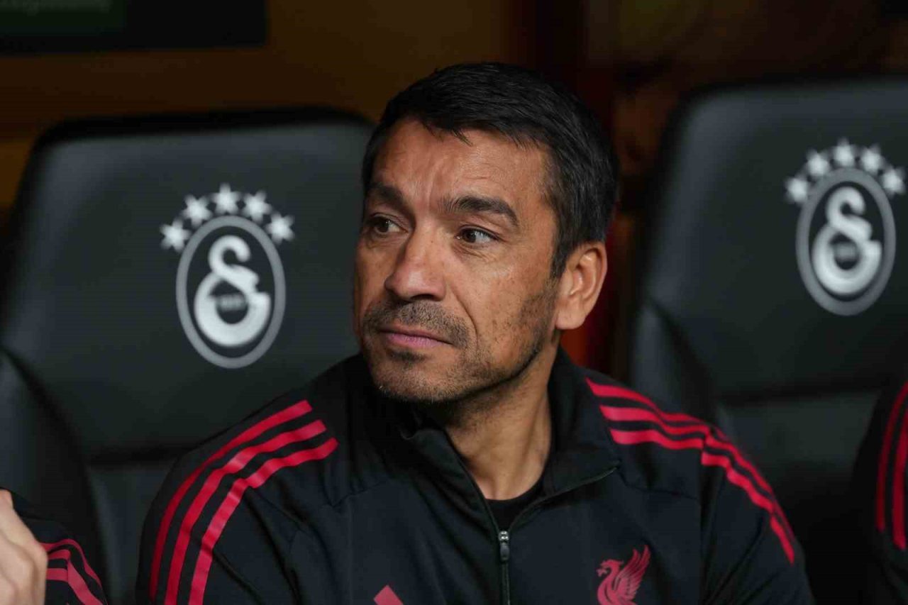 Beşiktaş eski teknik direktörü Giovanni van Bronckhorst, RAMS Park’a bu