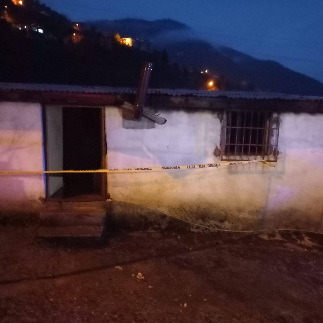 Giresun’un Çanakçı ilçesinde bir evde çıkan yangında 1 kişi hayatını