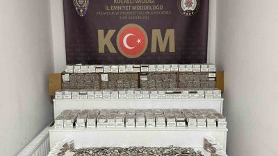 Kocaeli’nin Gölcük ilçesinde bir araçta yapılan aramada bin 912 adet