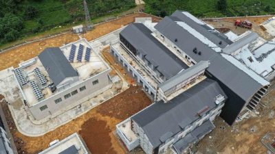 Rize’nin Güneysu ilçesinde inşaatı devam eden 100 yataklı devlet hastanesinin