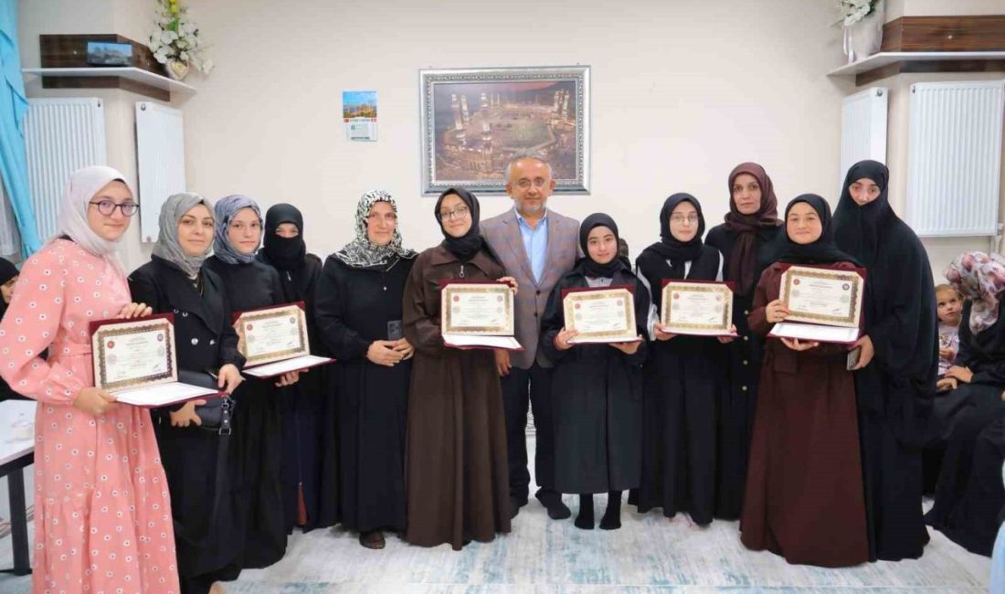 Bayburt İl Müftülüğüne bağlı Kur’an kurslarında hafızlık eğitimini tamamlayıp Diyanet