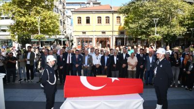 Hayatını kaybeden Trabzon’un eski belediye başkanlarından Hasan Melek son yolculuğuna