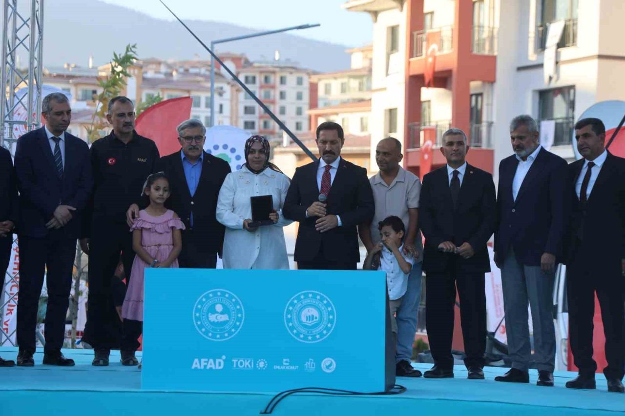 Cumhurbaşkanı Recep Tayyip Erdoğan’ın Malatya’dan video konferans yoluyla katıldığı törende