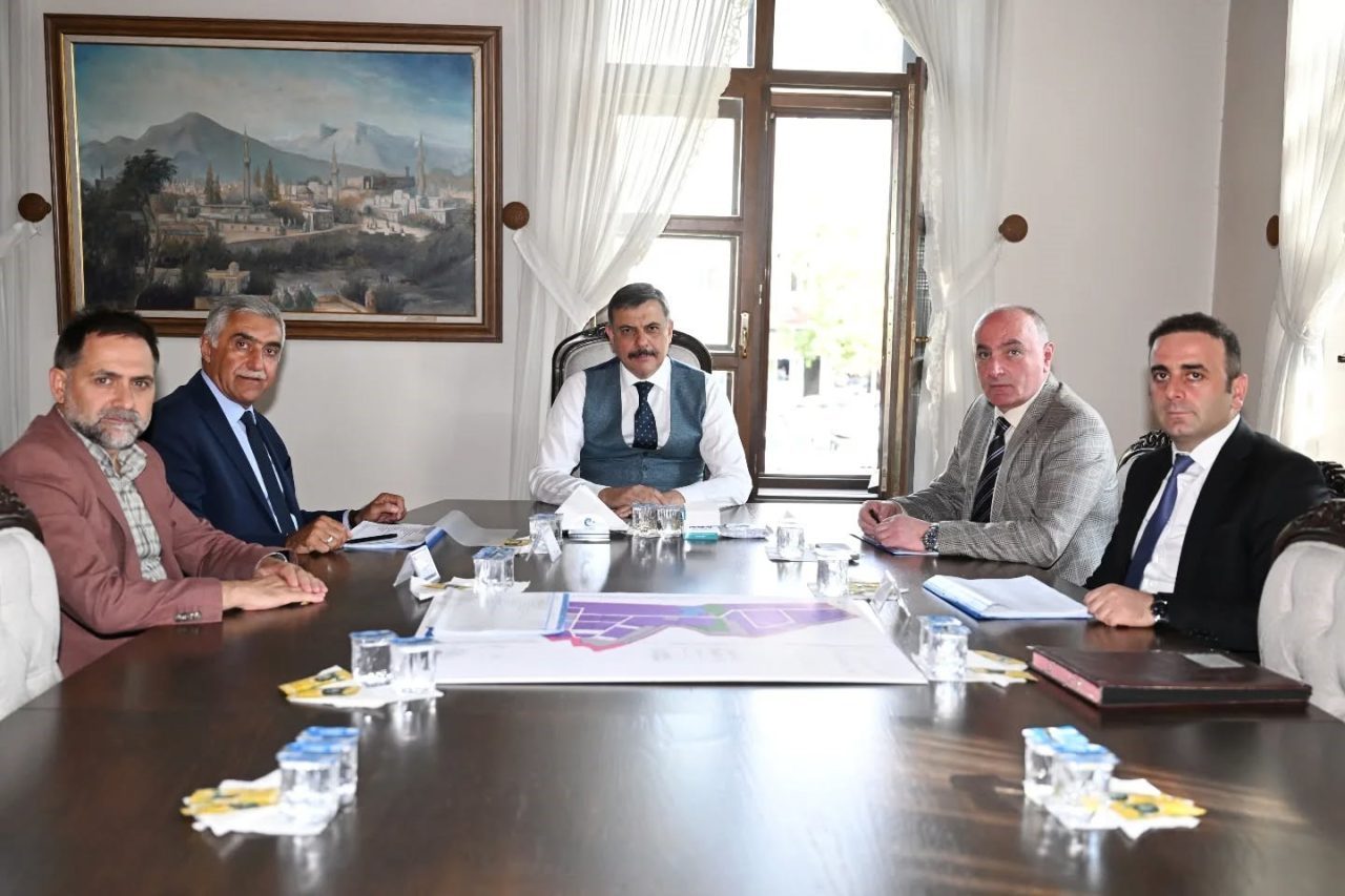 Erzurum 2. OSB yönetimi Vali Mustafa Çiftçi başkanlığında toplandı. Vali