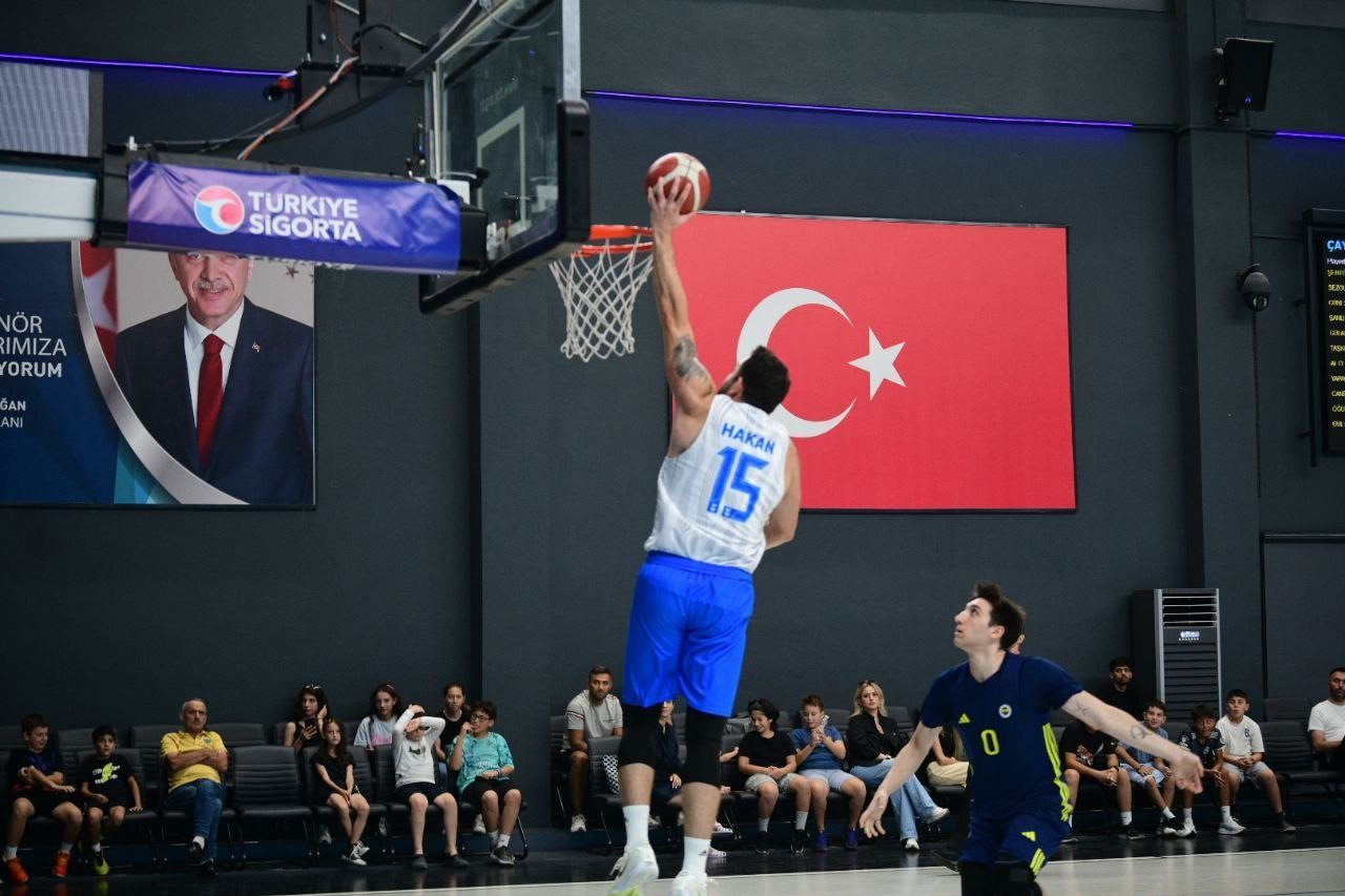 Çayırova Belediyesi, geçtiğimiz yıl trafik kazasında hayatını kaybeden eski milli