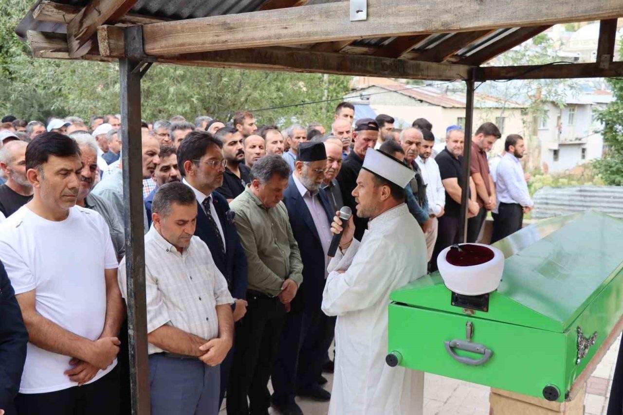 Oltu’nun sevilen iş insanlarından, MÜSİAD eski Başkanı Fuat Demir’in babası