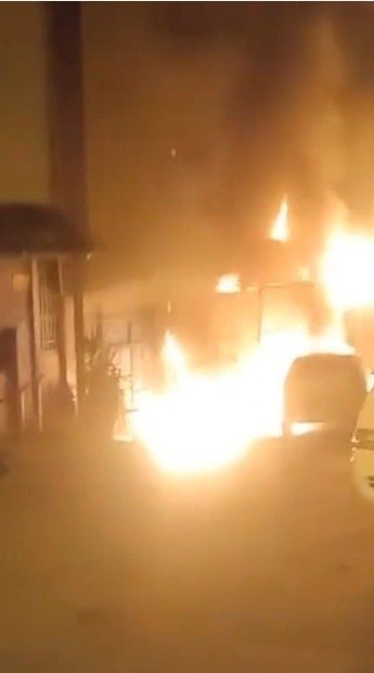 Kocaeli’nin Çayırova ilçesinde sabah saatlerinde bir oto tamirhanesinde çıkan yangının