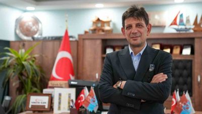 İstanbul Trabzonlular Federasyonu Başkanı İsmail Turgut Öksüz, milli kaleci Uğurcan