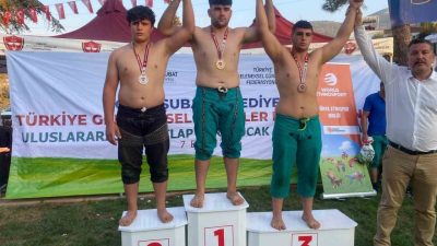 Uluslararası Karakucak Güreşleri’nde Erzincanlı sporcular derecelerle döndü. Kahramanmaraş’ta düzenlenen Uluslararası