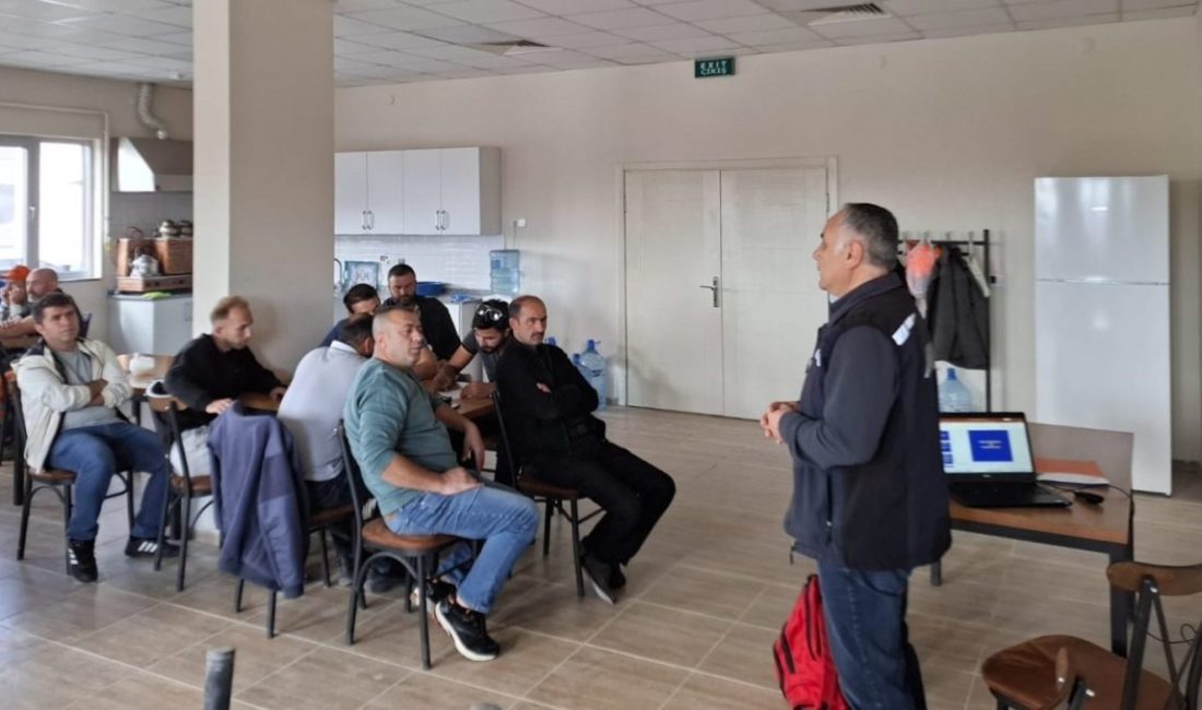 Bayburt İl Afet ve Acil Durum Müdürlüğü (AFAD) eğitmenlerince Karayolları