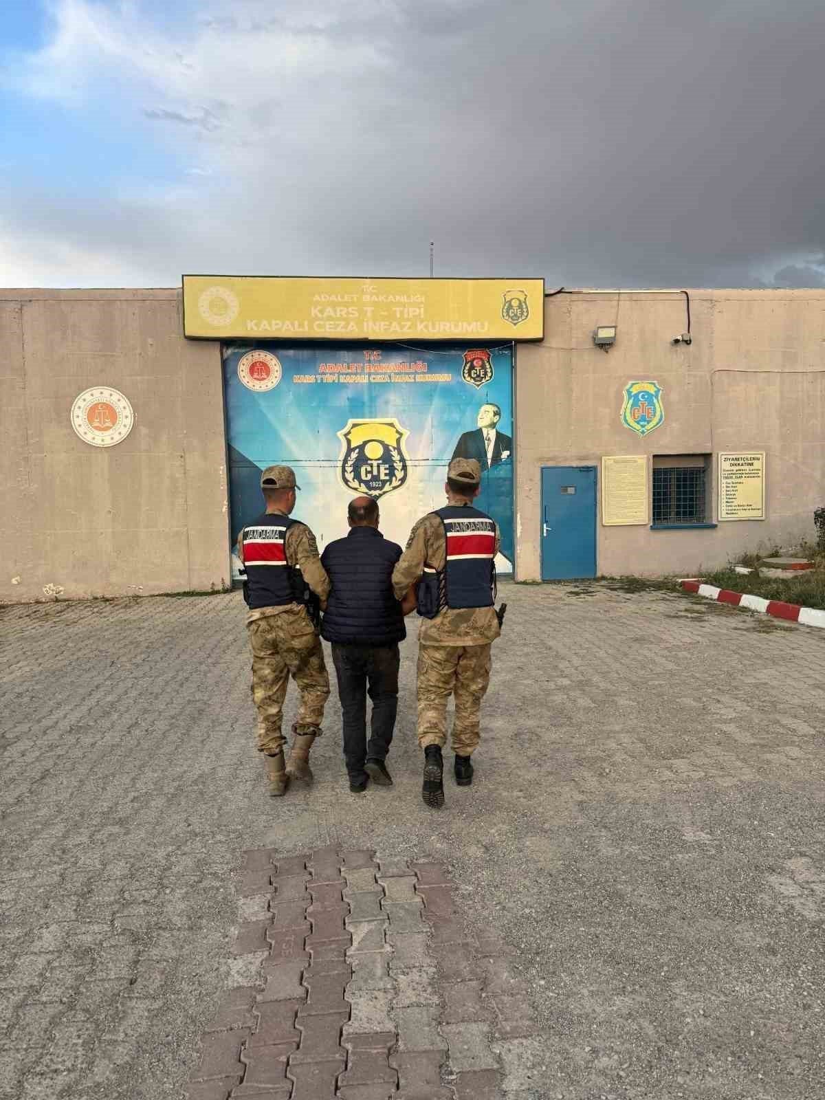 Kars’ta hakkında kesinleşmiş 4 yıl hapis cezası bulunan 1 kişi