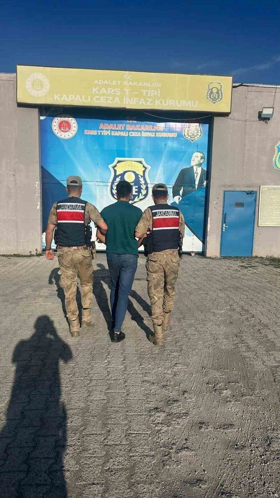 Kars’ta hakkında kesinleşmiş 8 yıl hapis cezası bulunan 1 kişi