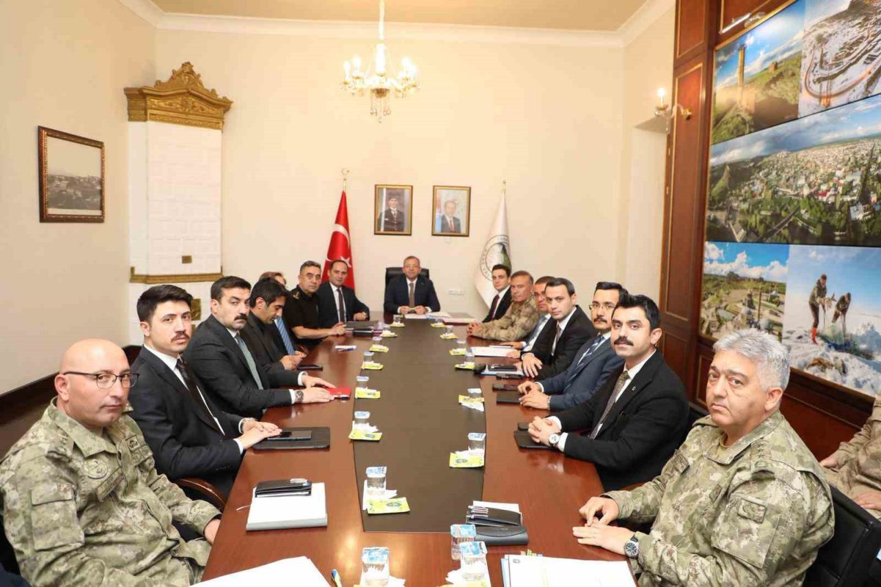 Kars’ta Vali Ziya Polat başkanlığında; “İl Güvenlik ve Asayiş Koordinasyon