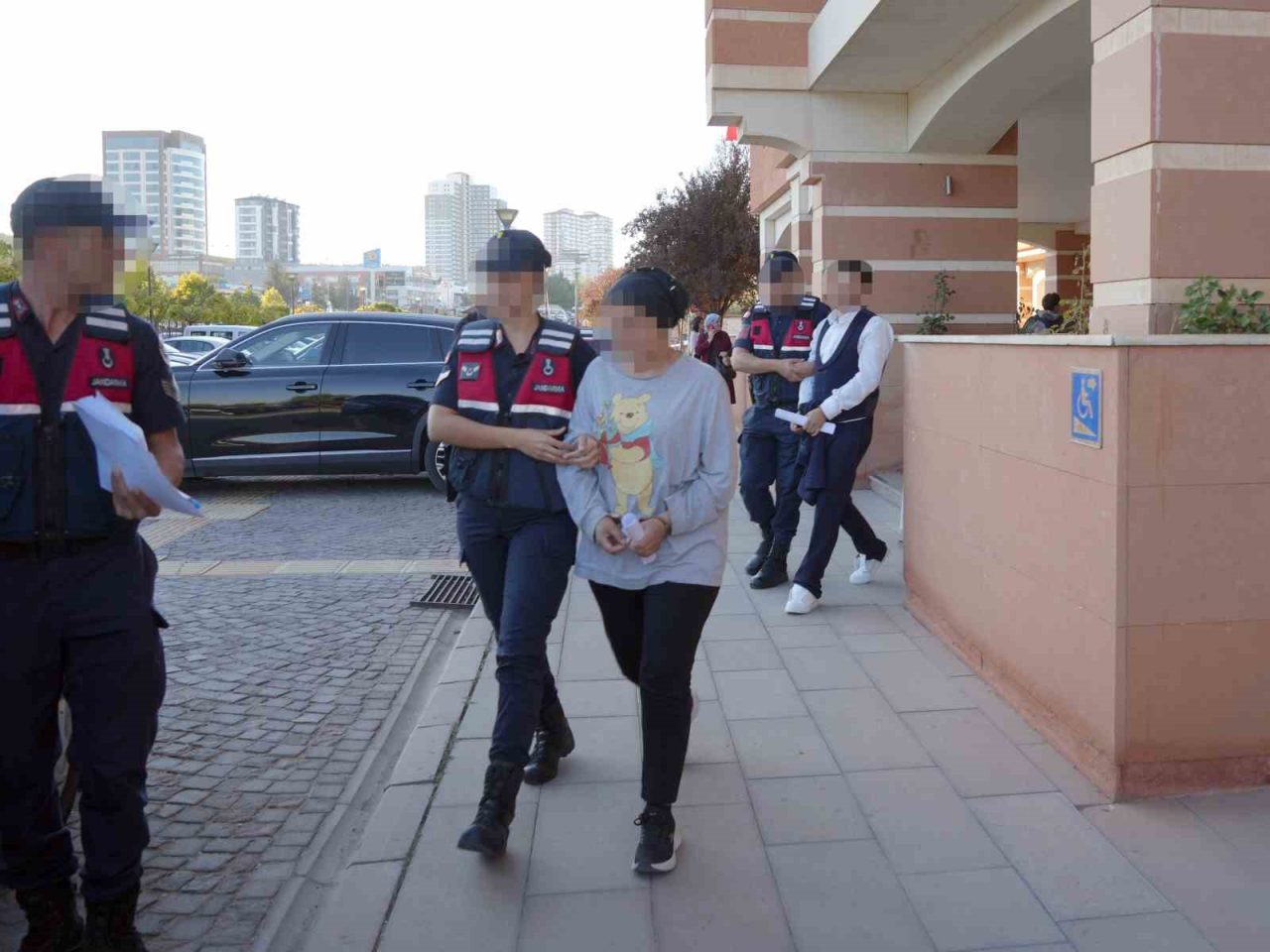 Kastamonu’da jandarma ekiplerince gerçekleştirilen operasyonda 848 gram metamfetaminle yakalanan 2