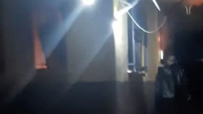 Kastamonu’nun Cide ilçesinde boş olan evde çıkan yangın itfaiye ekipleri