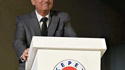 Kepez Belediye Başkanı Mesut Kocagöz, 1,5 yıllık hizmet sürecini değerlendirerek,