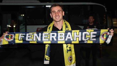 Fenerbahçe’nin transferde anlaşma sağladığı milli futbolcu Kerem Aktürkoğlu, İstanbul’a geldi.