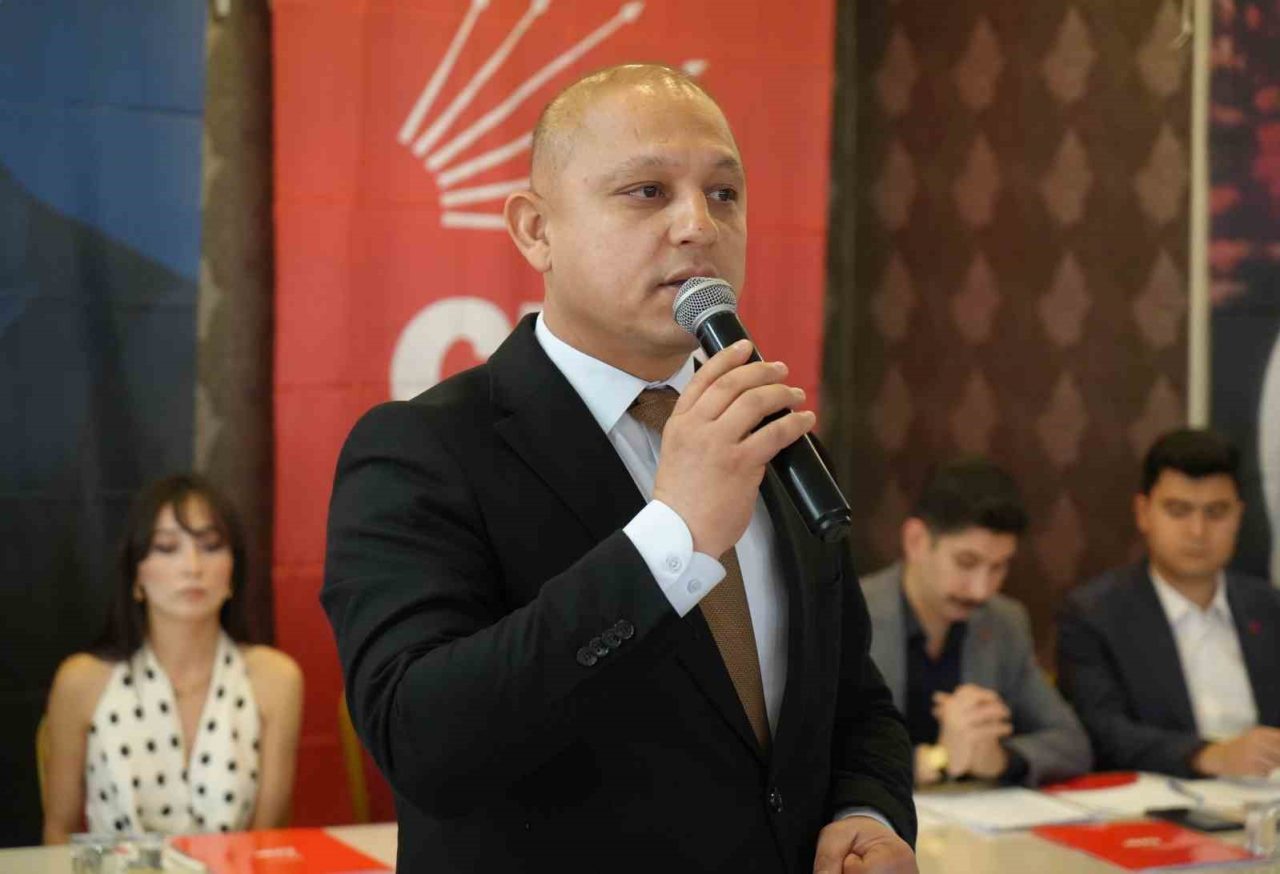 Cumhuriyet Halk Partisi Kırıkkale Merkez İlçe Kongresi’nde konuşan Belediye Başkanı