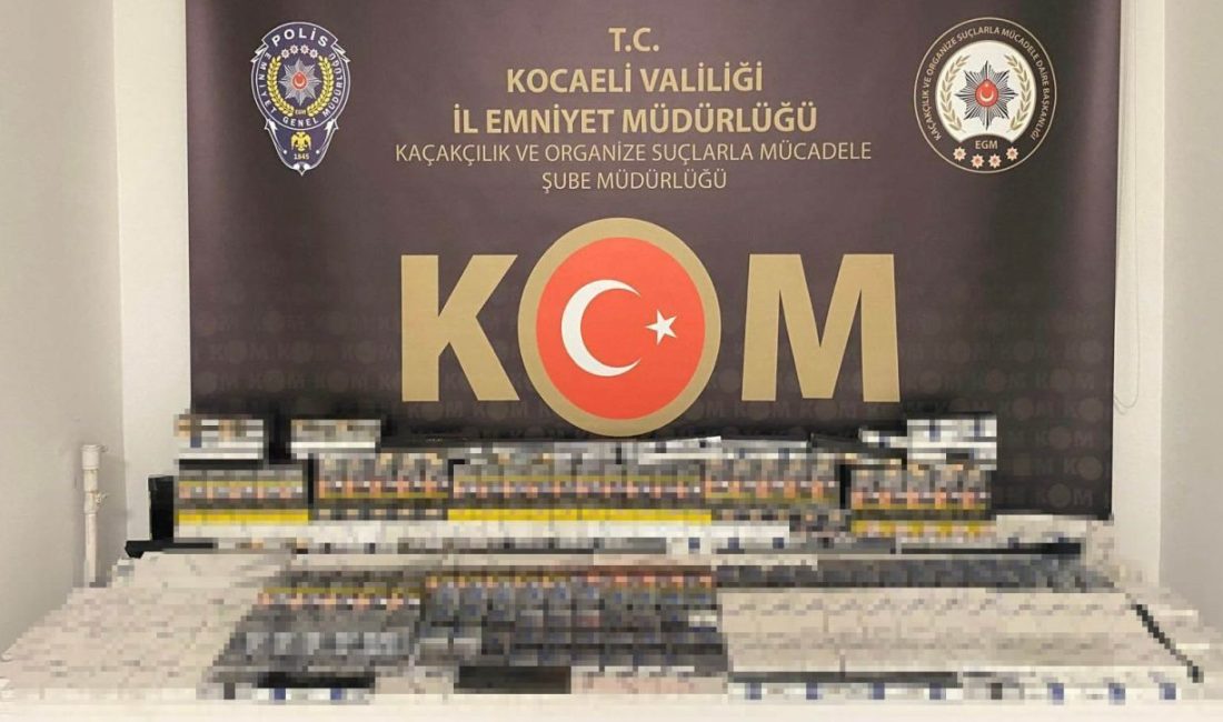 Kocaeli’nin Kartepe ilçesinde bir araçta yapılan aramada 700 paket gümrük