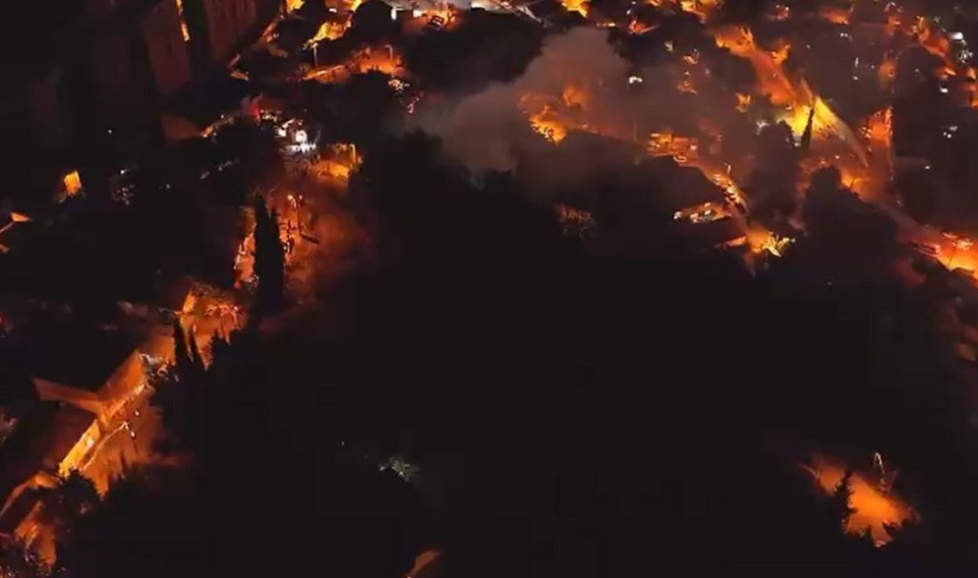 Kocaeli’nin İzmit ilçesinde ormanlık alandaki baraka alev alev yandı. İtfaiye