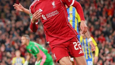 Liverpool, rotasyonlu kadroyla çıktiğı Lig Kupası’nda (Carabao Cup) Southampton’u 2-1