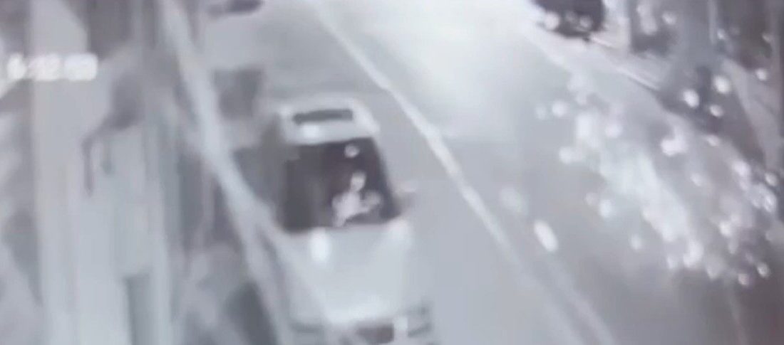 Kocaeli’nin Çayırova ilçesinde bir kişinin yol kenarına attığı ve el