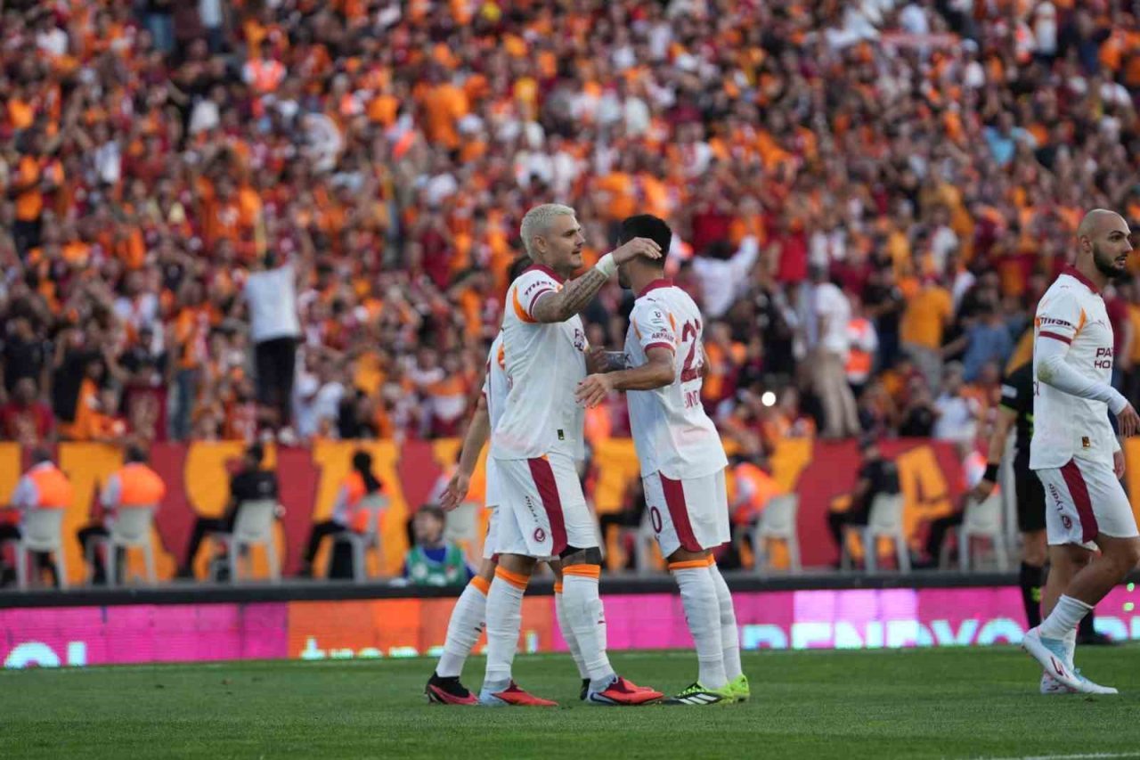 Galatasaray’ın Arjantinli futbolcusu Mauro Icardi, Eyüpspor maçıyla bu sezon Trendyol