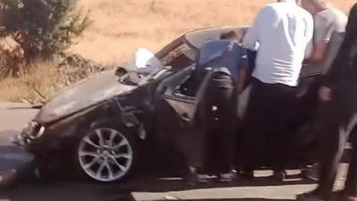 Amasya’nın Merzifon ilçesinde yolda seyir halindeki otomobil kontrolden çıkarak takla