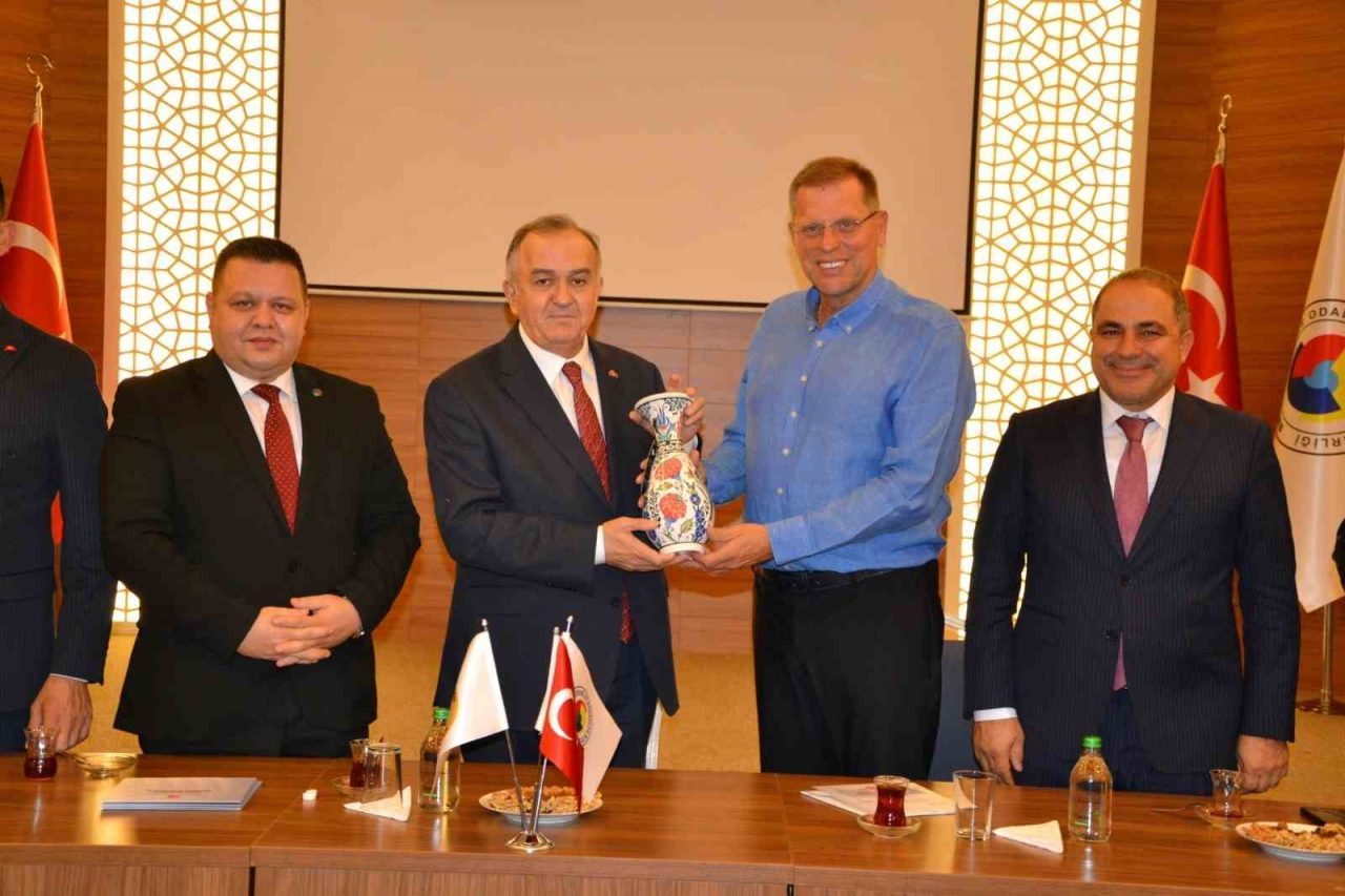 “Terörsüz Türkiye İçin Milli Birlik ve Dayanışma Buluşmaları” kapsamında Manisa