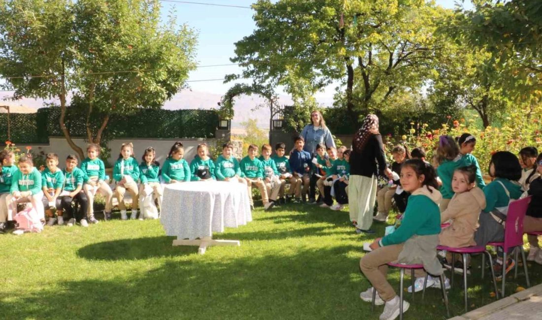 Erzincan merkeze bağlı Ekmekli köyünde kadınlar tarafından üretilen yöresel lezzet