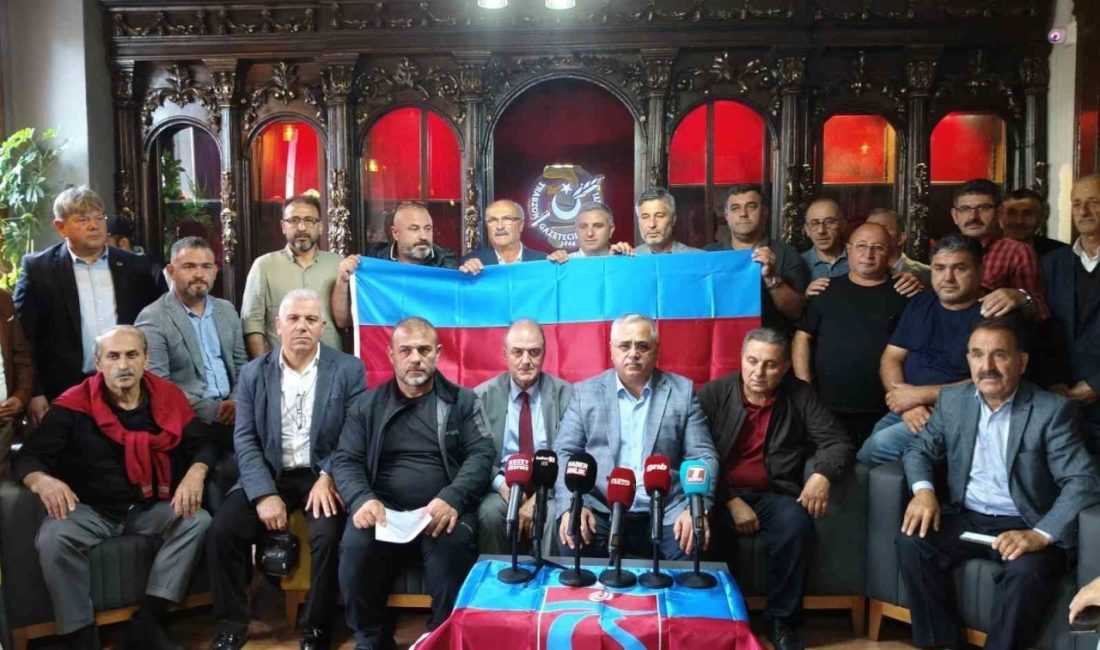 Türkiye Muhtarlar Federasyonu Başkanı Bekir Aktürk ve beraberindeki muhtarlar, Trabzon