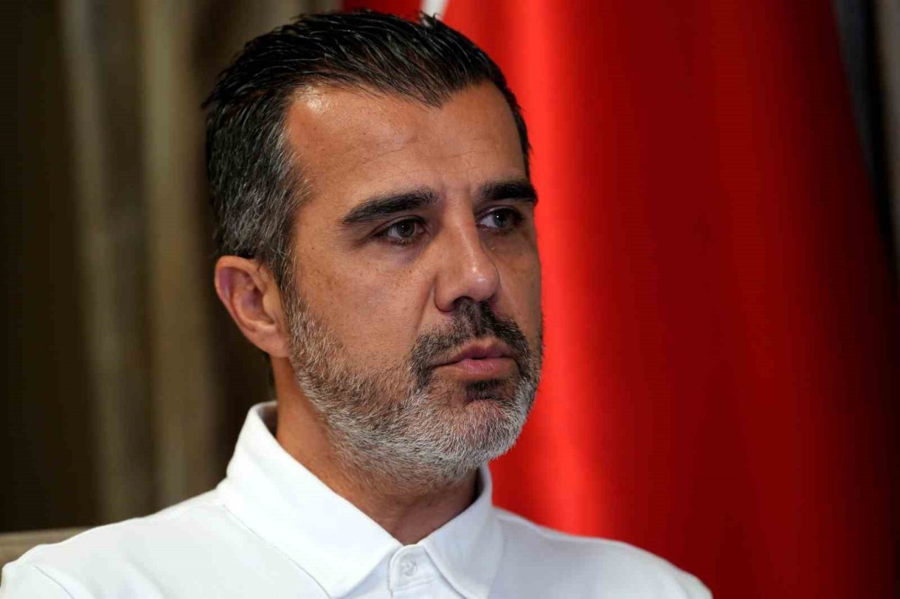 İngiltere’de Manchester City başta olmak üzere birçok kulübün altyapısında antrenörlük