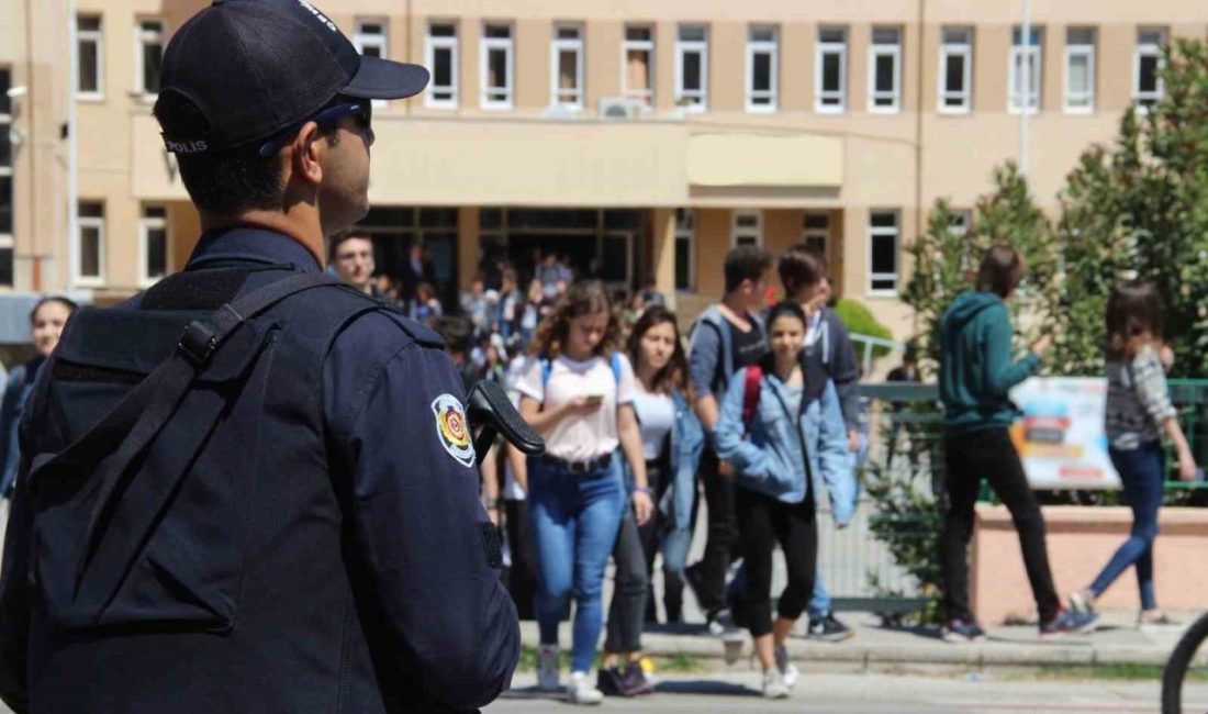 Erzincan’da polis ekipleri tarafından eğitim ve öğretimin güvenli bir ortamda