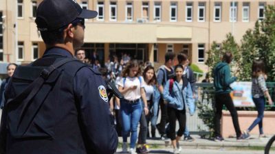 Erzincan’da polis ekipleri tarafından eğitim ve öğretimin güvenli bir ortamda